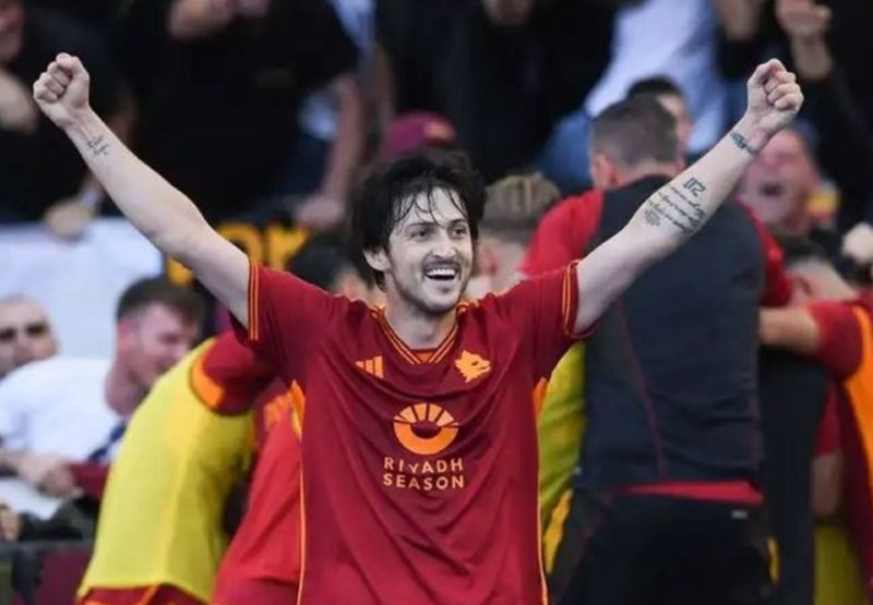 "Messi Iran" nổi bật với kỹ thuật khéo léo, tốc độ và bản năng ghi bàn đáng gờm