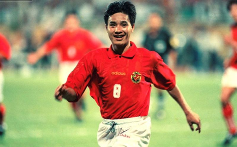 Anh từng giành Quả bóng vàng Việt Nam và là cầu thủ xuất sắc nhất Tiger Cup 1998